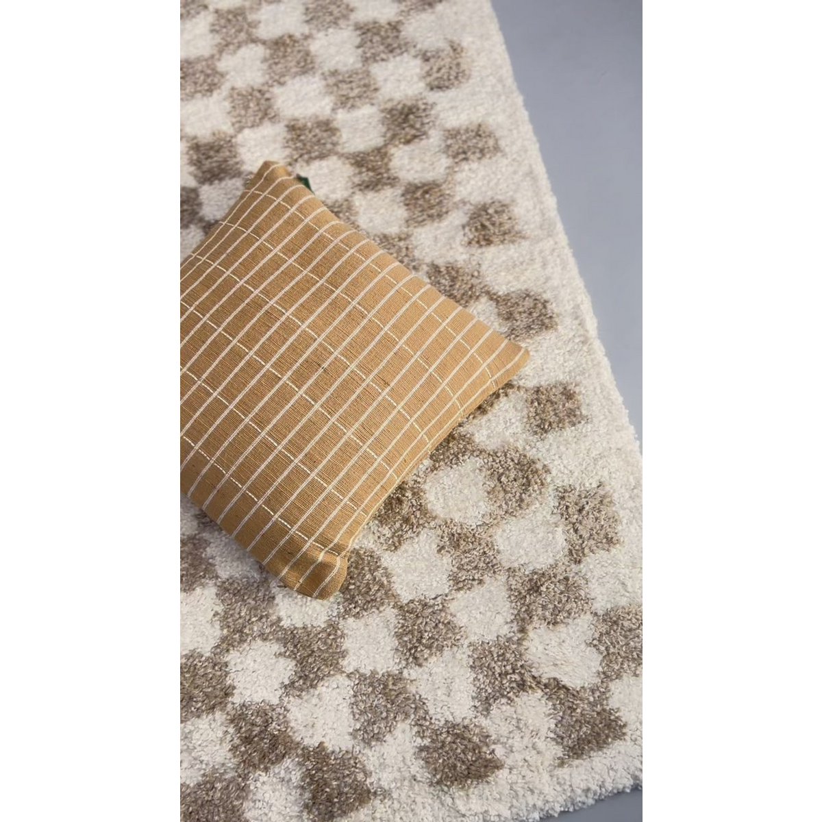 CHECKERS Zacht en comfortabel hoogpolig vloerkleed