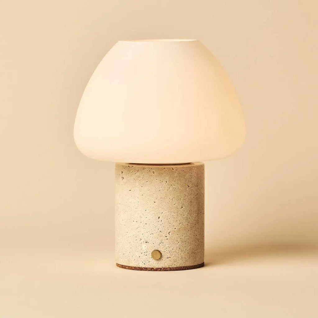 OSTADE Beige / Travertino Classico - Unieke travertine oplaadbare tafellamp met 3 lichte kleuren en dimfunctie