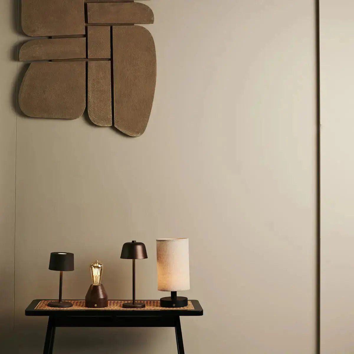 Ben Black houten tafellamp-Oplaadbaar, dimable, USB-C aangedreven