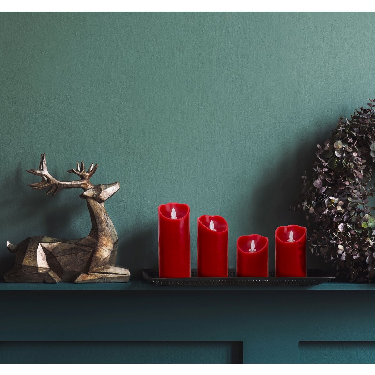 4 Set Led kaarsen Kaarsen Kerstdecoraties gemaakt van plastic in rood met stevig geïnstalleerde LED's