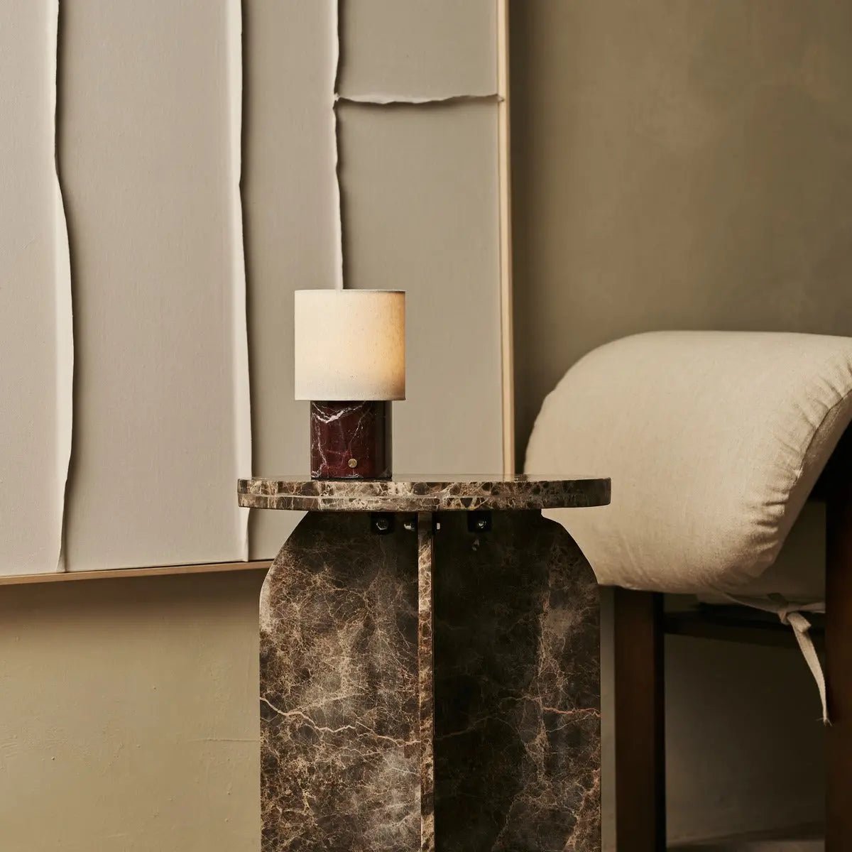 Dou Red / Rosso Levanto - Marmeren oplaadbare tafellamp - Draadloos, 3 lichte modi en met linnen verwisselbare lampenkap