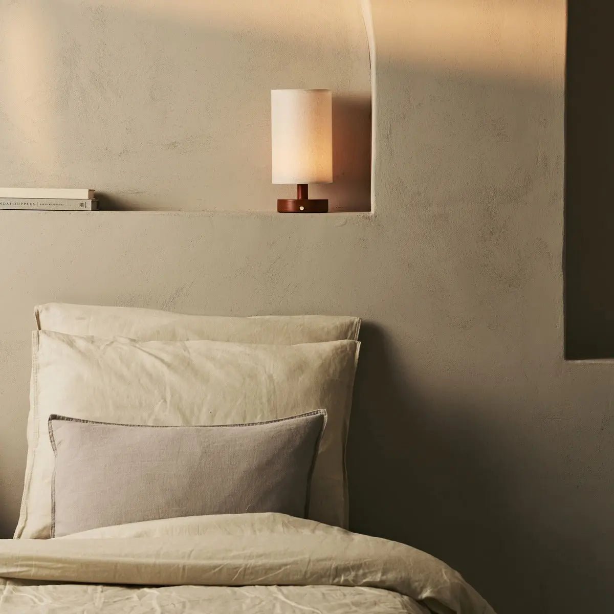 Ben Kastanjebruine houten tafellamp – Oplaadbaar, dimbaar, USB-C-voeding