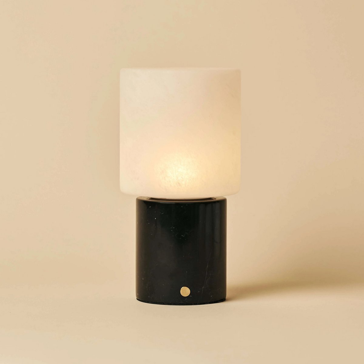 Cuyp Black / Nero Marquina - Marmeren oplaadbare tafellamp - Draadloos, USB -oplaadbaar en tot 100 looptijd