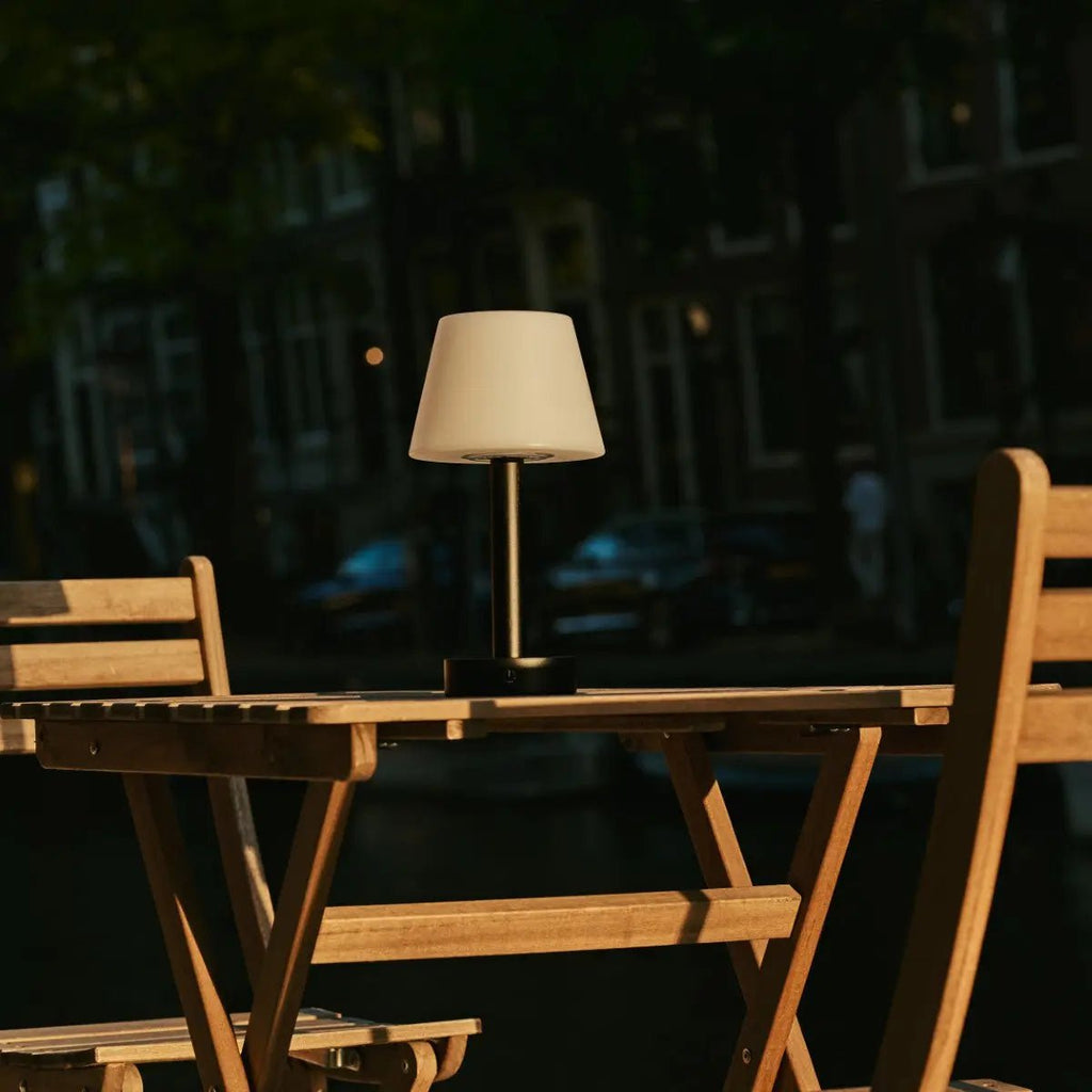 Zoë Zwarte Houten Oplaadbare Tafellamp | Dimbaar en draagbaar | Batterijduur van 80 uur