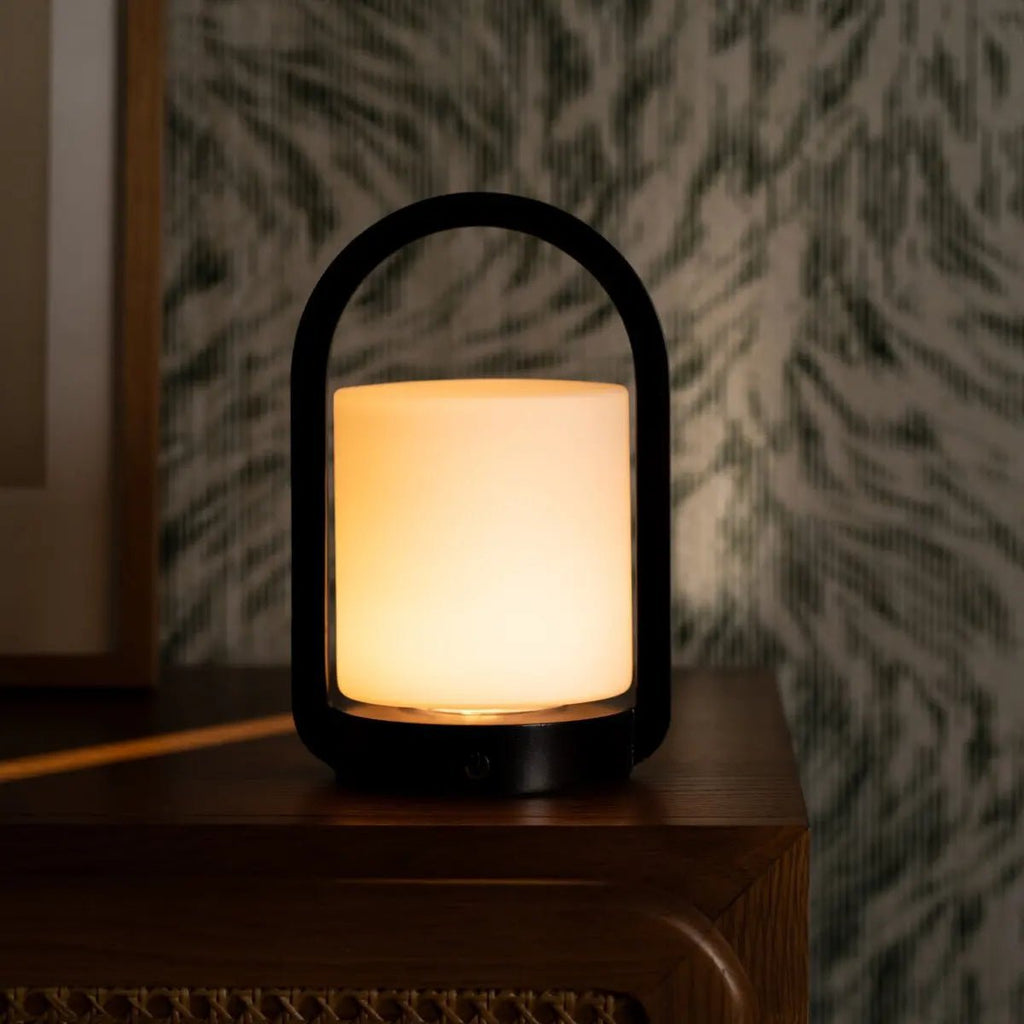 George donkerbruine houten lamp – oplaadbaar, dimbaar en draagbaar