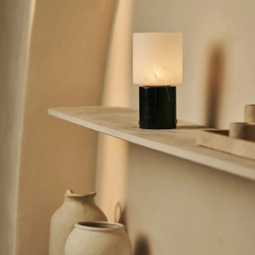 Cuyp Black / Nero Marquina - Marmeren oplaadbare tafellamp - Draadloos, USB -oplaadbaar en tot 100 looptijd