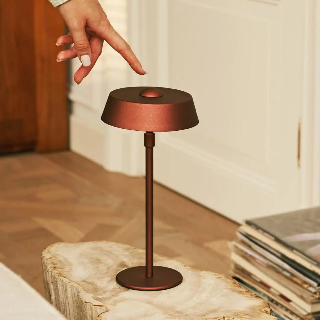 Luca Bronze - USB -oplaadbare lamp L Minimalistisch, speels en dimpelbaar