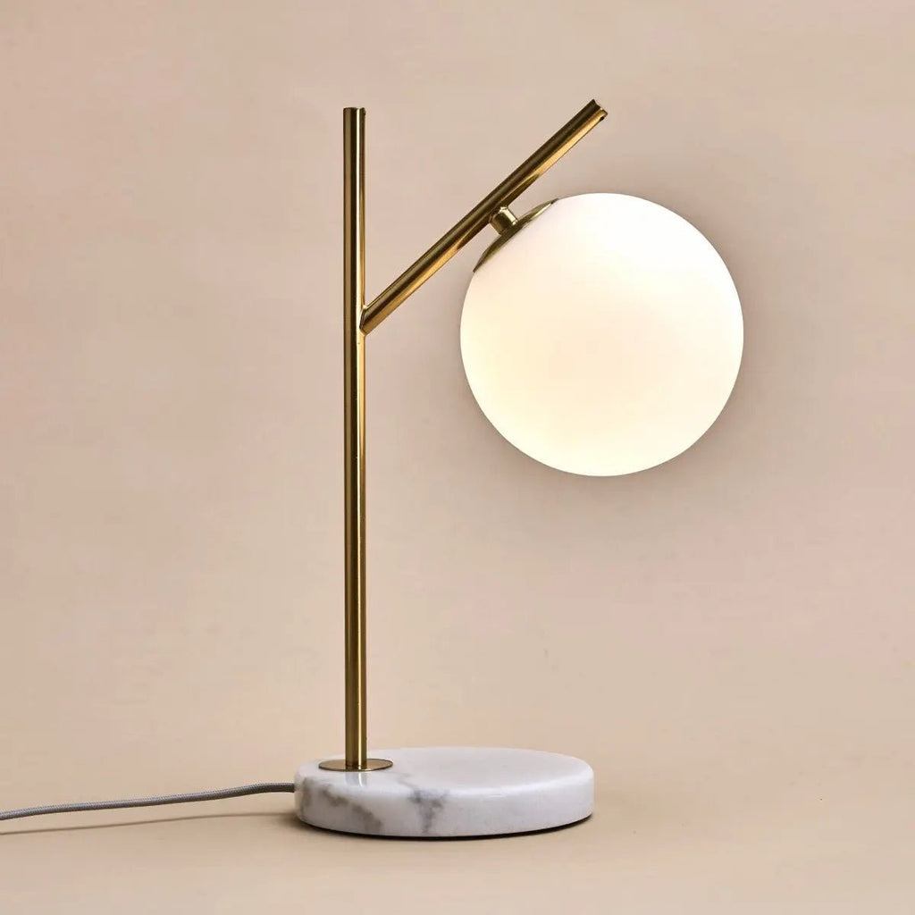 Madison Marmeren Lamp met Matglazen Bol – Elegante Tafellamp