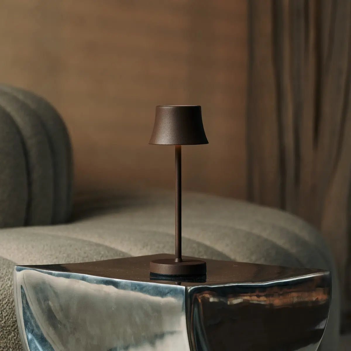 De pijp mini mokka bruin oplaadbare tafellamp - draadloos opladen, dimbare lamp en 3 lichte kleuren