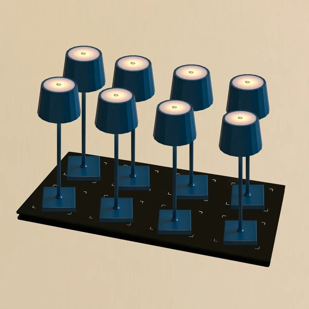 Combi Set Professional-8 X Wouter Delftware Blue Oplaadbare tafellampen & 1 x Central Station Draadloos oplaadstation met Qi-Technology