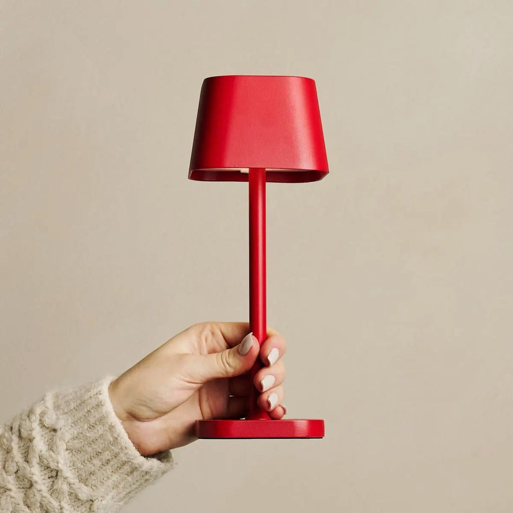 Ava Berry Red oplaadbare tafellamp | Stijlvol, draadloos lamp en dimbaar