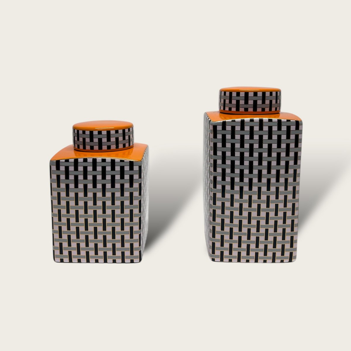 Oranje busje met deksel