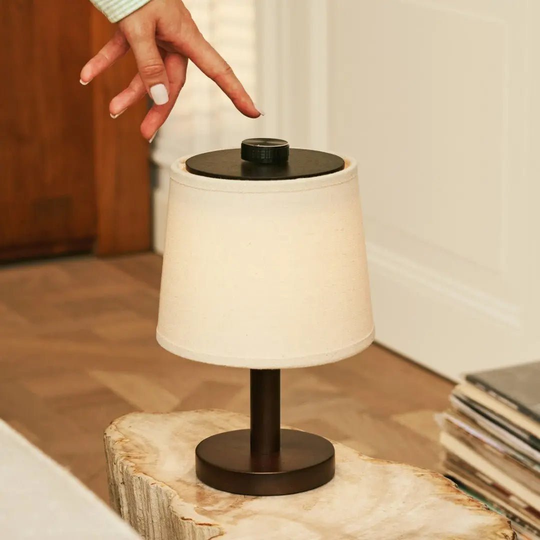 Rover donkerbruine houten lamp – oplaadbare, draadloze en dimbare lampenkap