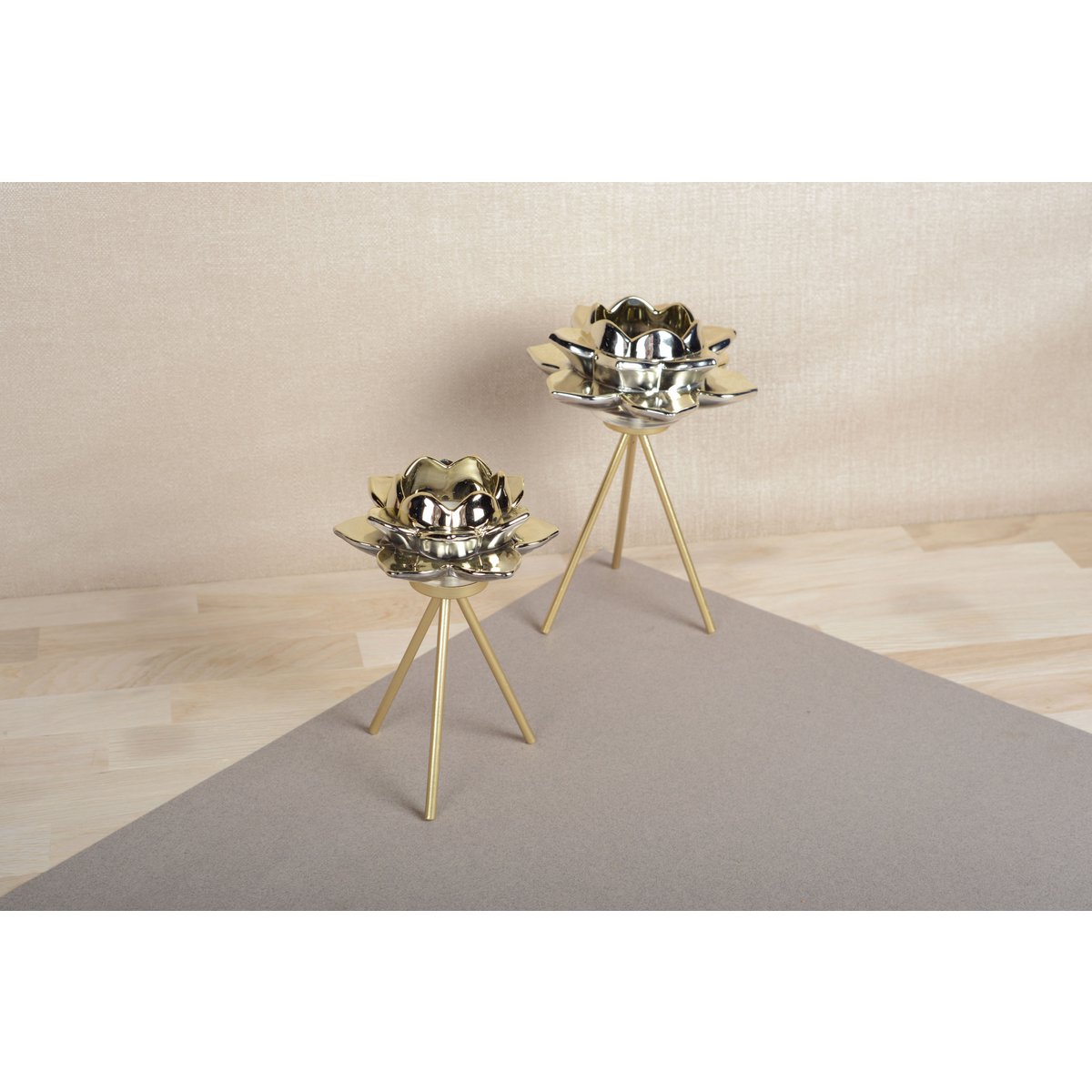 Golden Flower Stand 12.5x12.5x17.5 cm