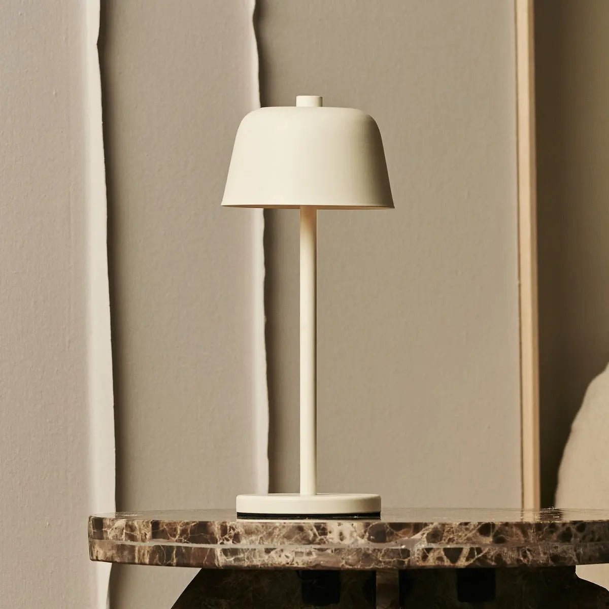 Anton vanille oplaadbare tafellamp | Stijlvolle en draadloze verlichting