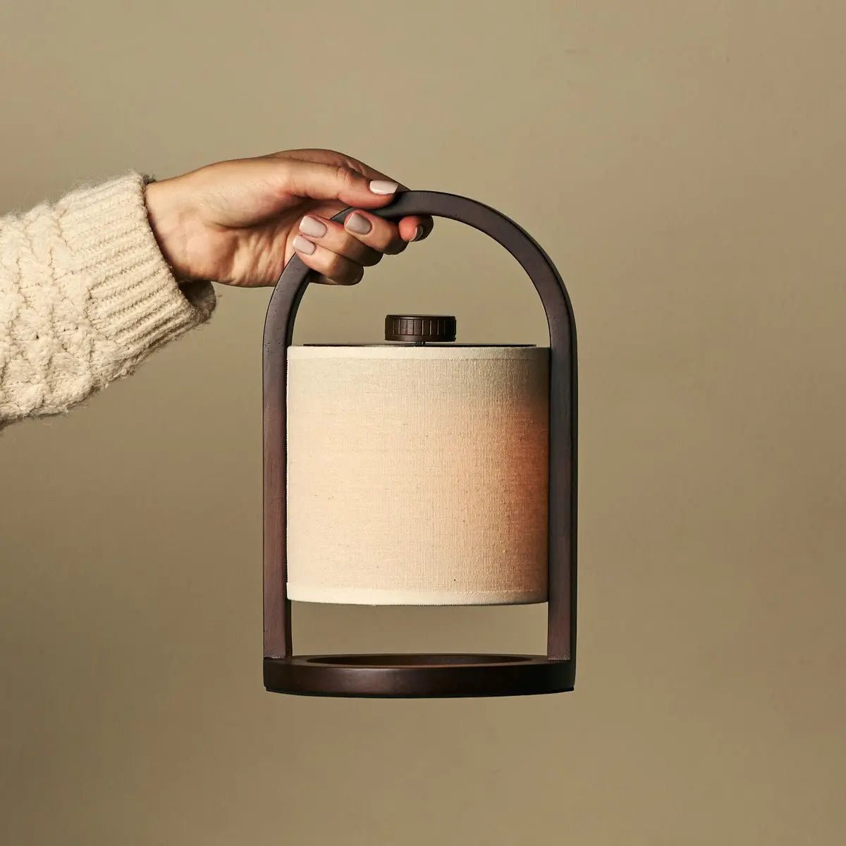 River Donkerbruine Draadloze Houten Lamp – Oplaadbaar & Dimbaar