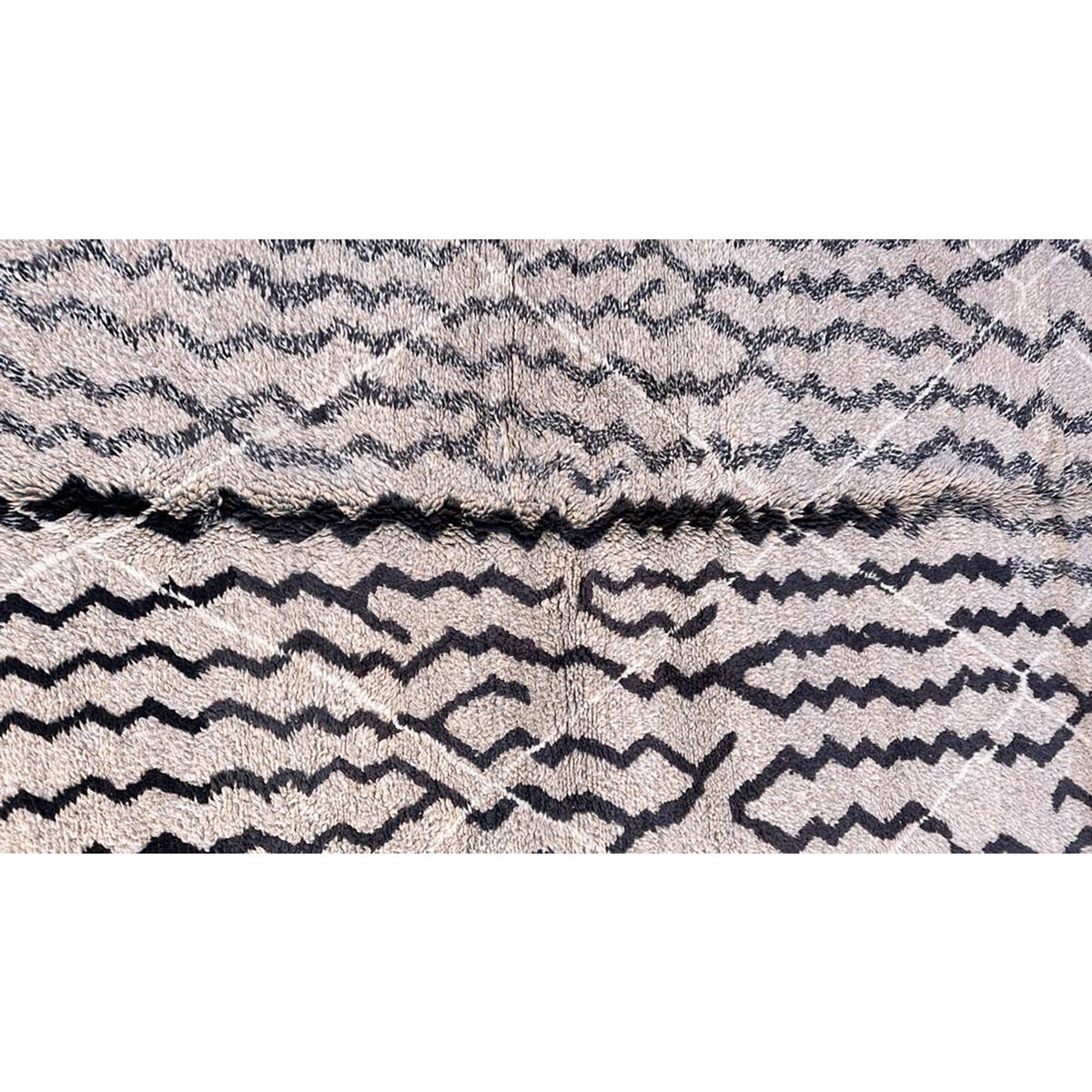 Eigentijds berber tapijt van m'rrt 176 x 270 cm