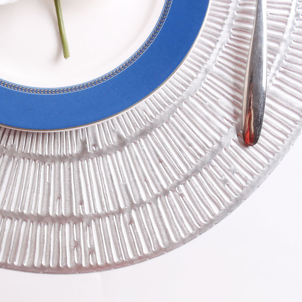 Zilveren plaat hieronder