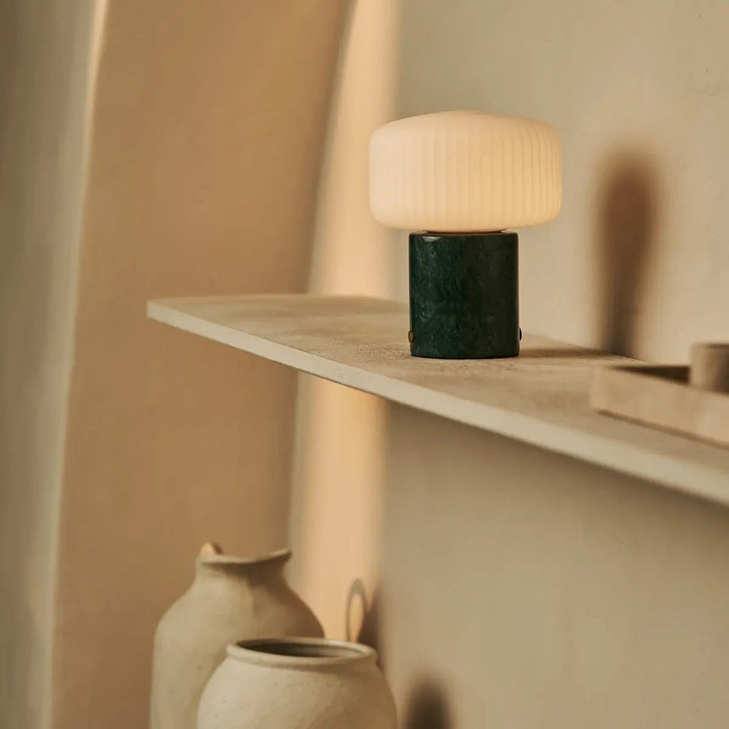 Renoir Green / Verde Alpi - Marmeren oplaadbare tafellamp - Draadloos, USB -oplaadbaar en tot 100 uur verlichting