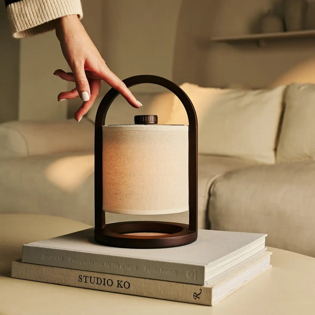 River Donkerbruine Draadloze Houten Lamp – Oplaadbaar & Dimbaar