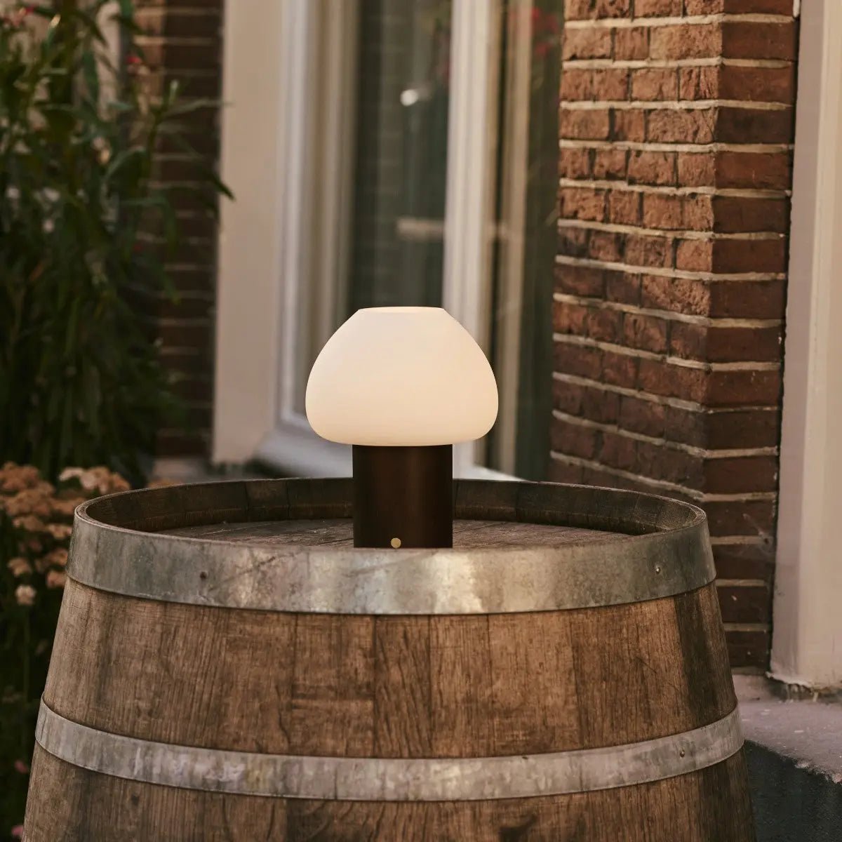 Fynn Donkerbruine Houten Lamp – Oplaadbaar & Dimbaar Licht