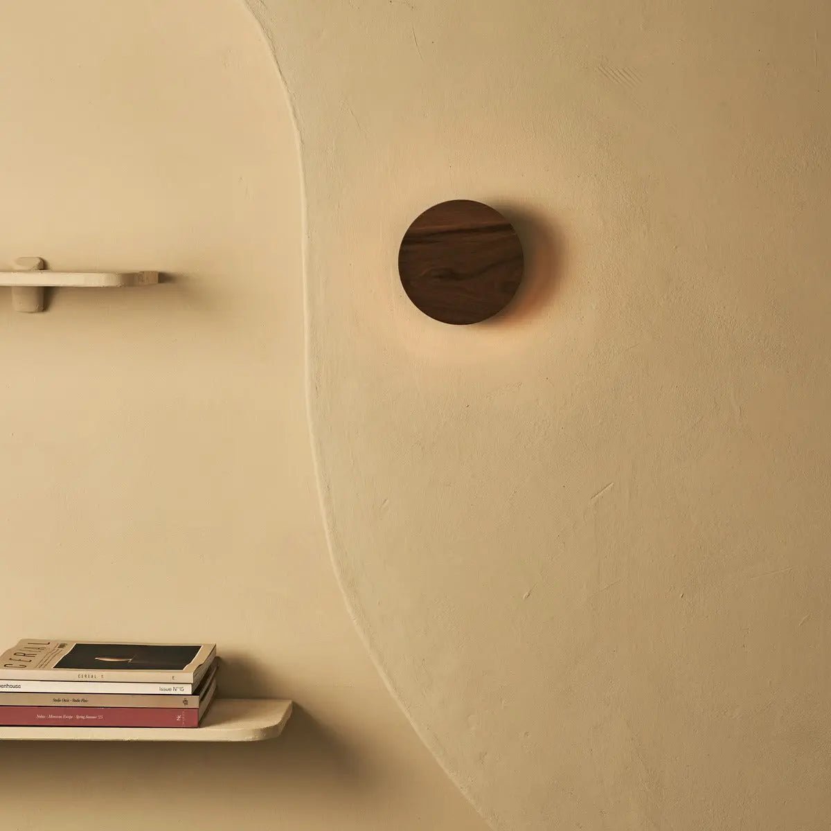 Lou Walnut draadloos wandlicht - oplaadbaar en dimpelbaar met aanraakregeling