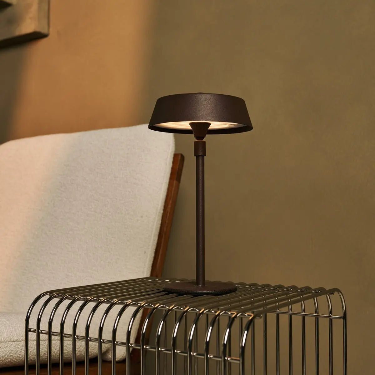 Luca Mocha Brown - USB -oplaadbare lamp L Minimalistisch, speels en dimpelbaar