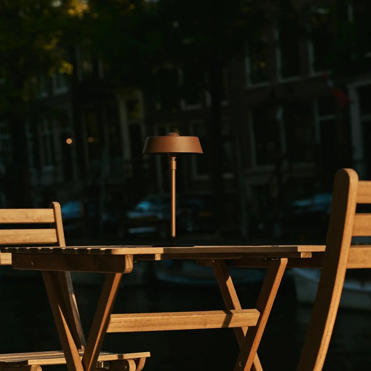 Luca Mocha Brown - USB -oplaadbare lamp L Minimalistisch, speels en dimpelbaar