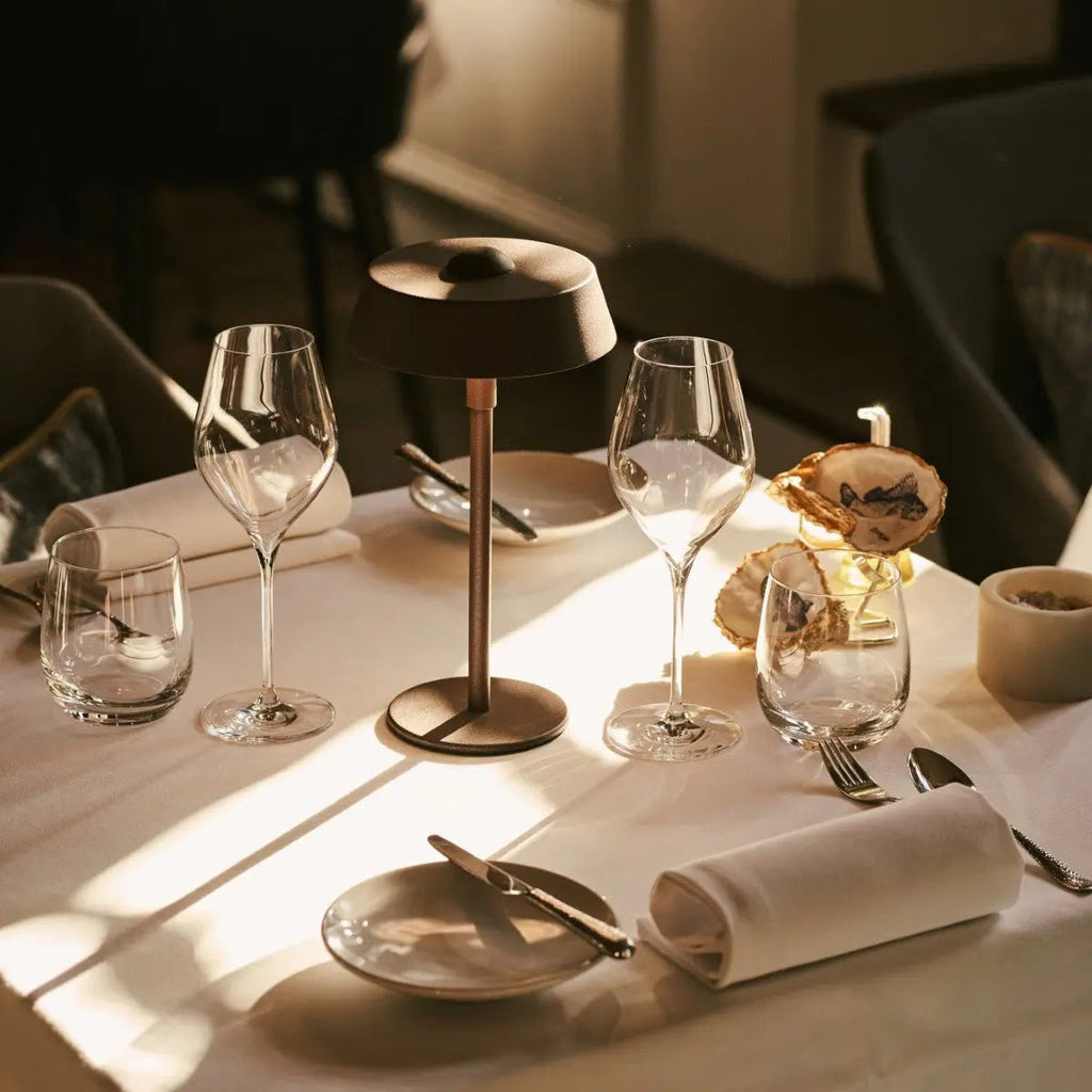 Luca Mocha Brown - USB -oplaadbare lamp L Minimalistisch, speels en dimpelbaar