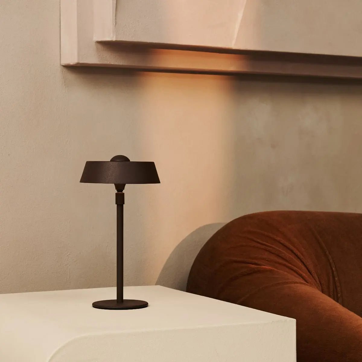 Luca Mocha Brown - USB -oplaadbare lamp L Minimalistisch, speels en dimpelbaar