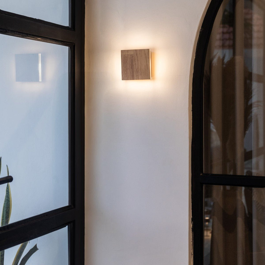 Lane lichtbruine draadloze wandlamp - oplaadbaar, dimbaar, natuurlijk houtlamp