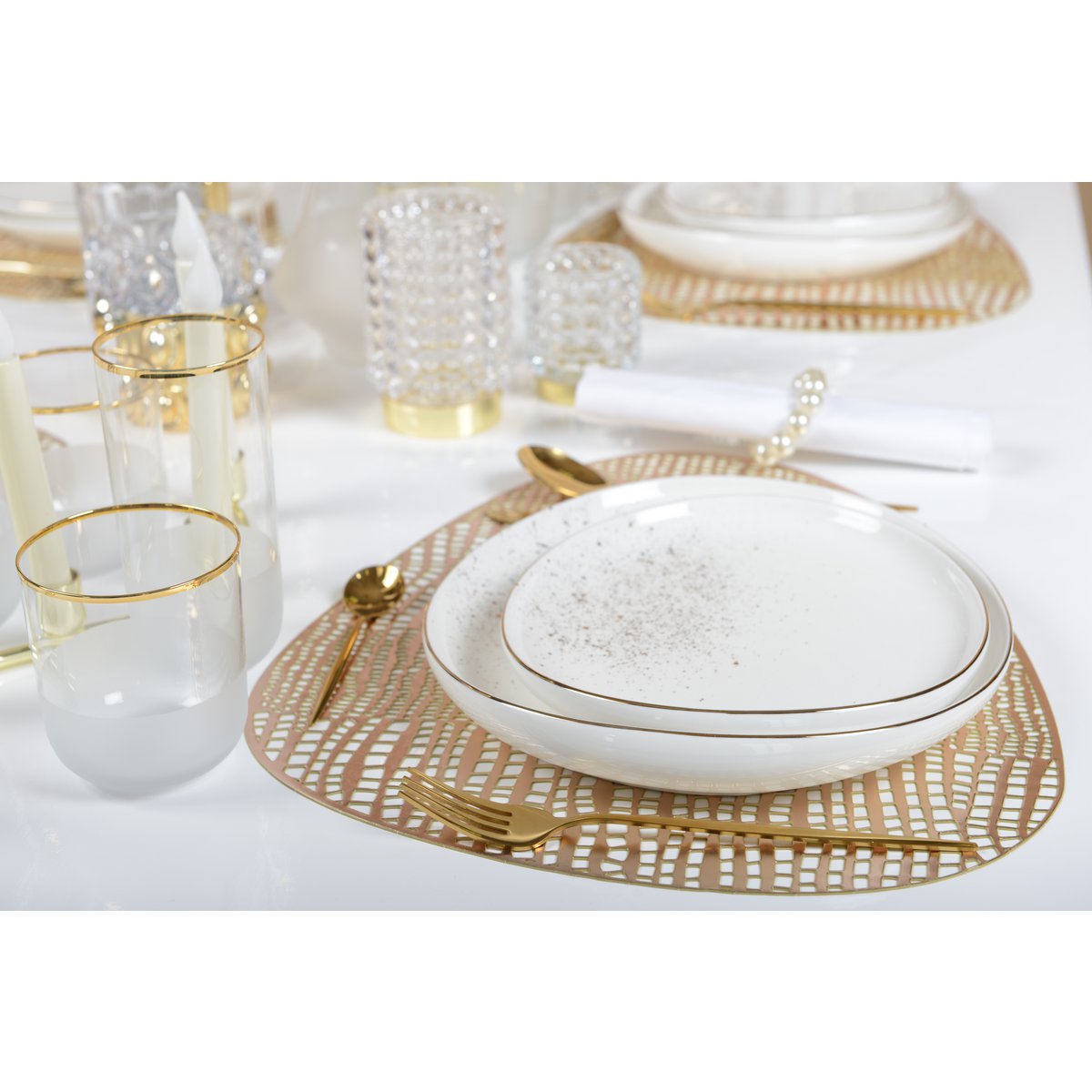 Witte ovale dessertplaat of flits of