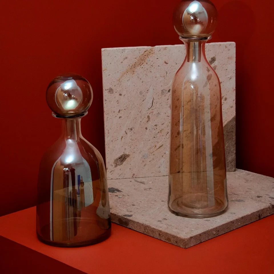 Amberkleurige glazen flessen