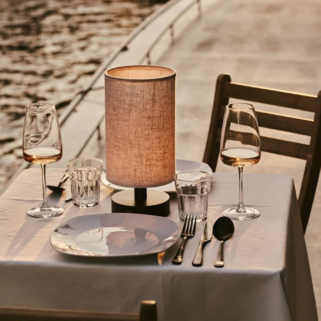 Ben donkerbruine houten tafellamp-oplaadbaar, dimbaar, USB-C aangedreven