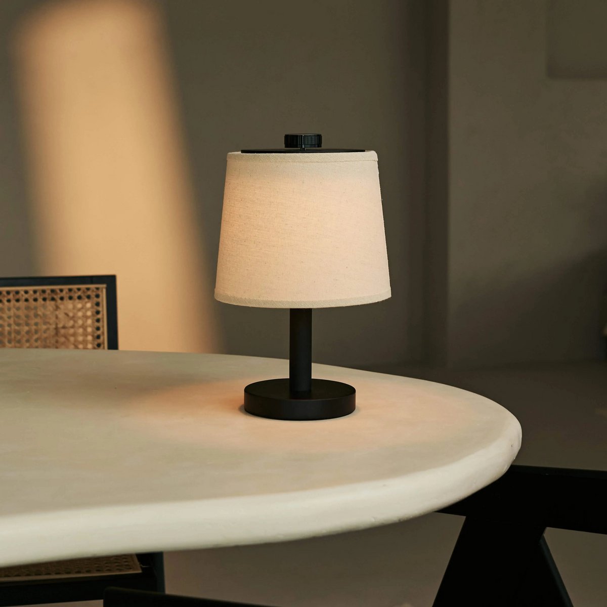 Rover zwarte houten lamp - oplaadbare, draadloze en dimbare schaduw