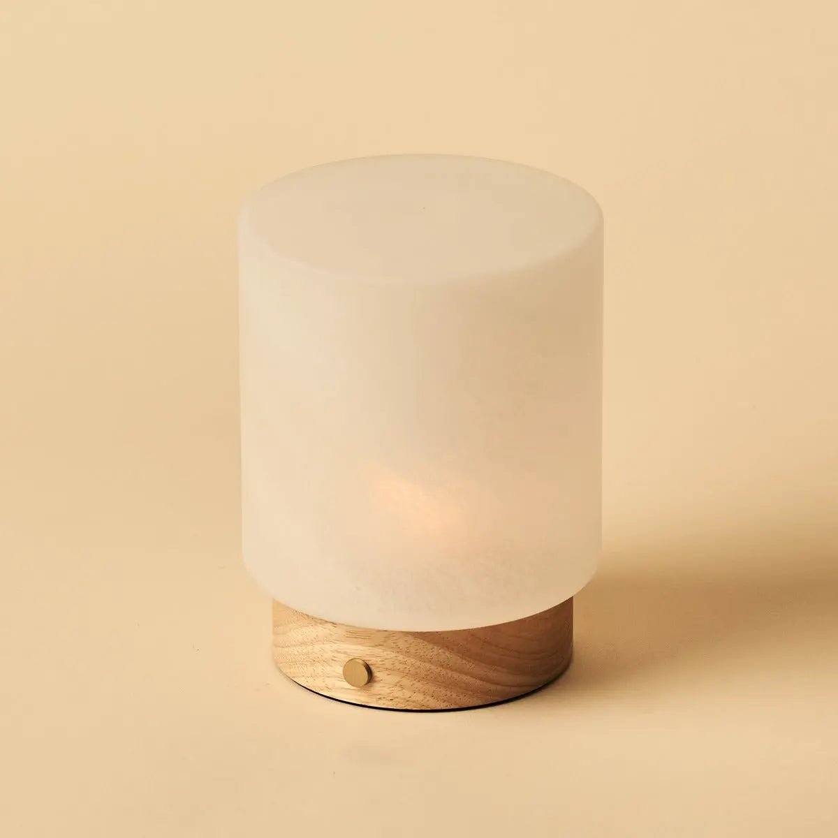 Pien lichtbruine houten tafellamp - oplaadbaar, dimbaar en tot 100 uur batterij