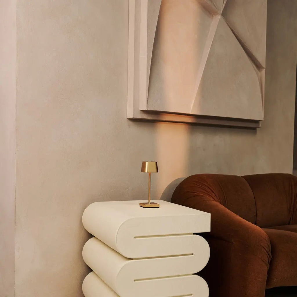 Combi Set Professional-8 x Sarphati Mini Gold Oplaadbare tafellampen & 1 x Central Station draadloos laadstation met Qi-Technology