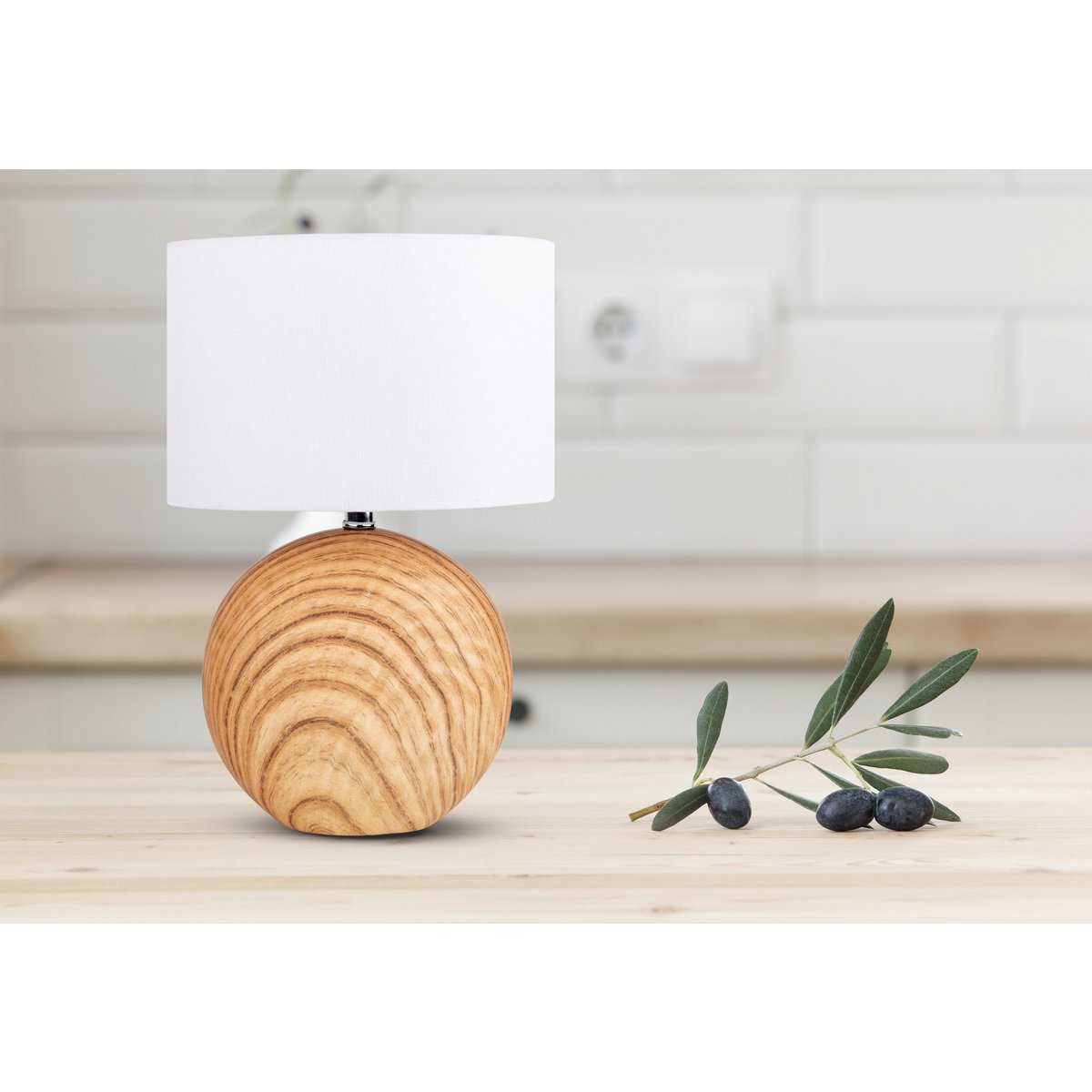Liv · Houten tafellamp met linnen kap