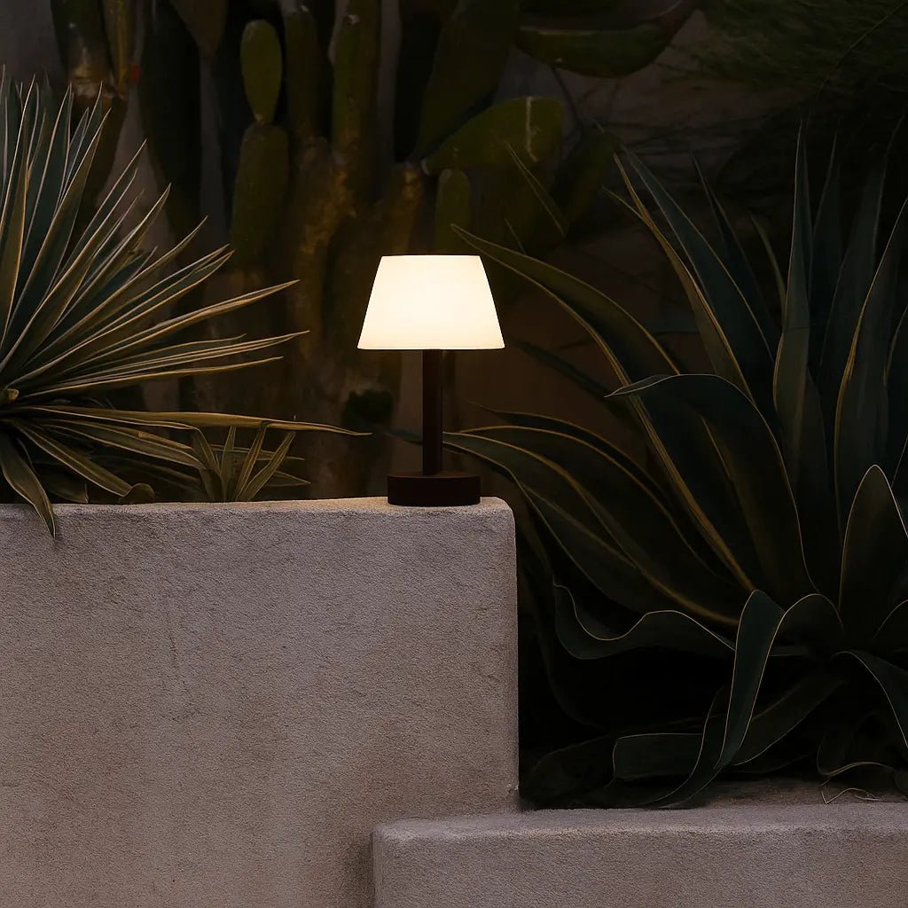 Zoë Donkerbruine Houten Oplaadbare Tafellamp | Dimbaar, USB-C, batterijduur van 80 uur