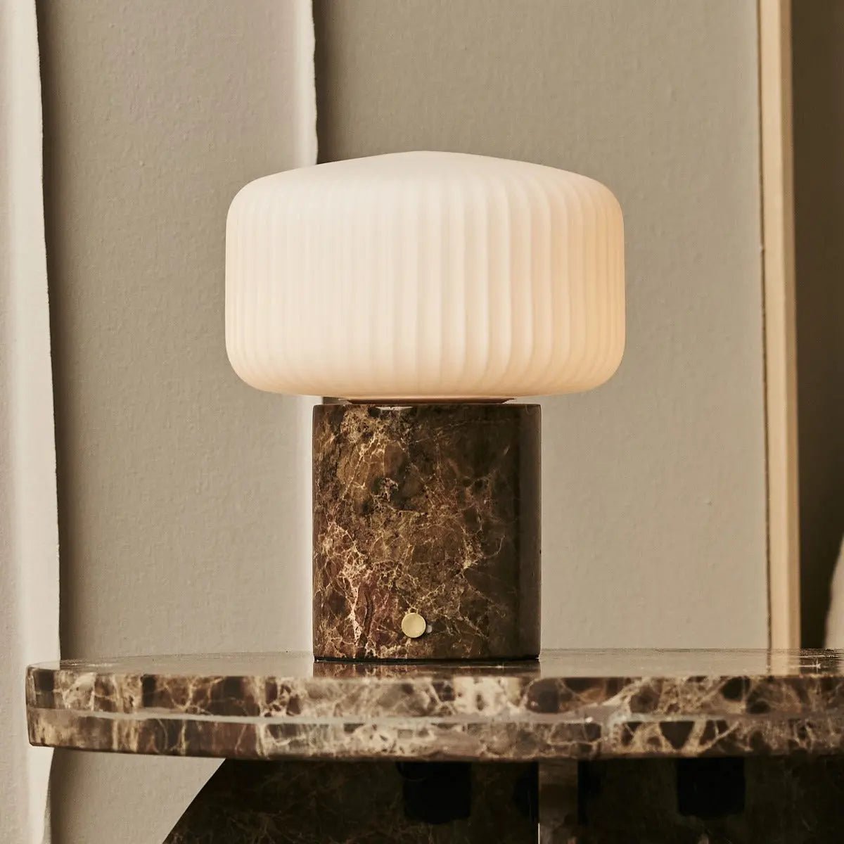 Renoir Brown / Emperador Dark - Marmeren oplaadbare tafellamp - Draadloos, USB -oplaadbaar en tot 100 uur verlichting
