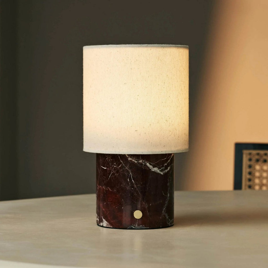 Dou Red / Rosso Levanto - Marmeren oplaadbare tafellamp - Draadloos, 3 lichte modi en met linnen verwisselbare lampenkap