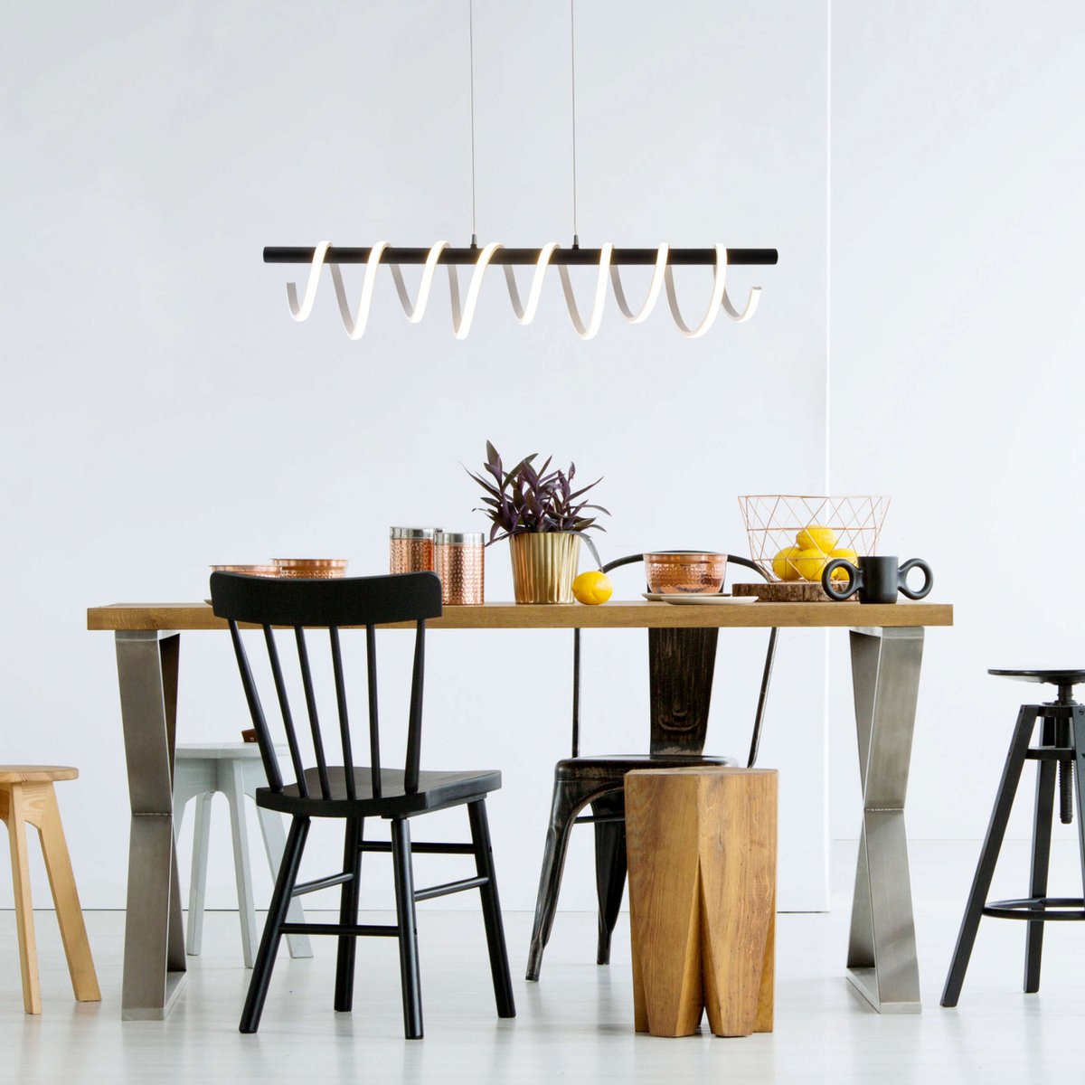 Liv · Metalen decoratielamp — zwart