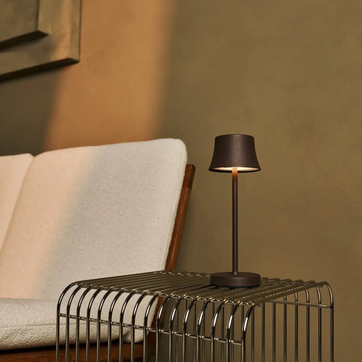 De pijp mini mokka bruin oplaadbare tafellamp - draadloos opladen, dimbare lamp en 3 lichte kleuren