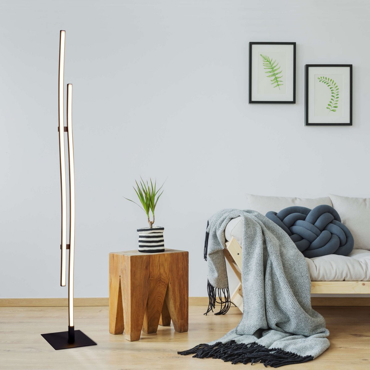 Liv · Vloerlamp — zwart