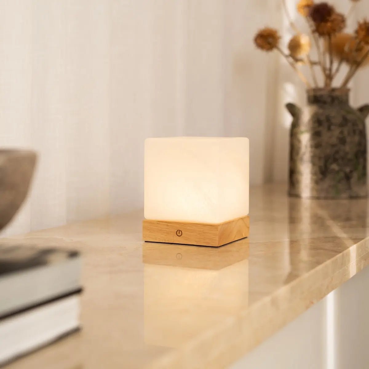 YCE lichtbruine draadloze houten lamp met bevroren glas-oplaadbare, dimbare, 100-uur batterij