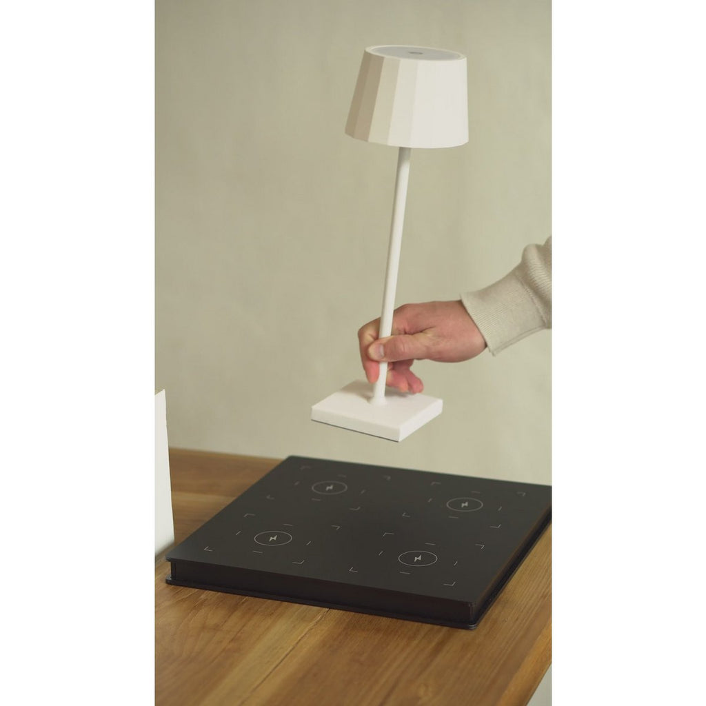 Central Station Professional Wireless Laying Station met 8 oplaadpoort-eenvoudig en functioneel met Q1-Technology