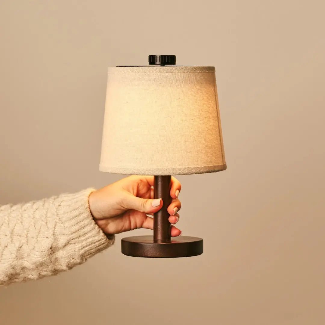 Rover donkerbruine houten lamp – oplaadbare, draadloze en dimbare lampenkap