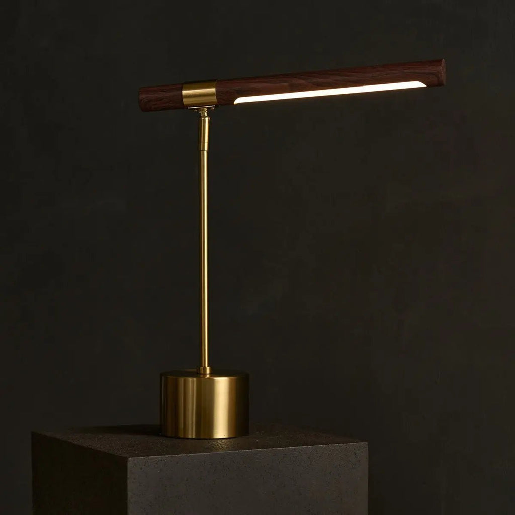 Livia goudkleurige metalen lamp met hout – verstelbare LED, Scandinavisch design voor kantoor en woonkamer