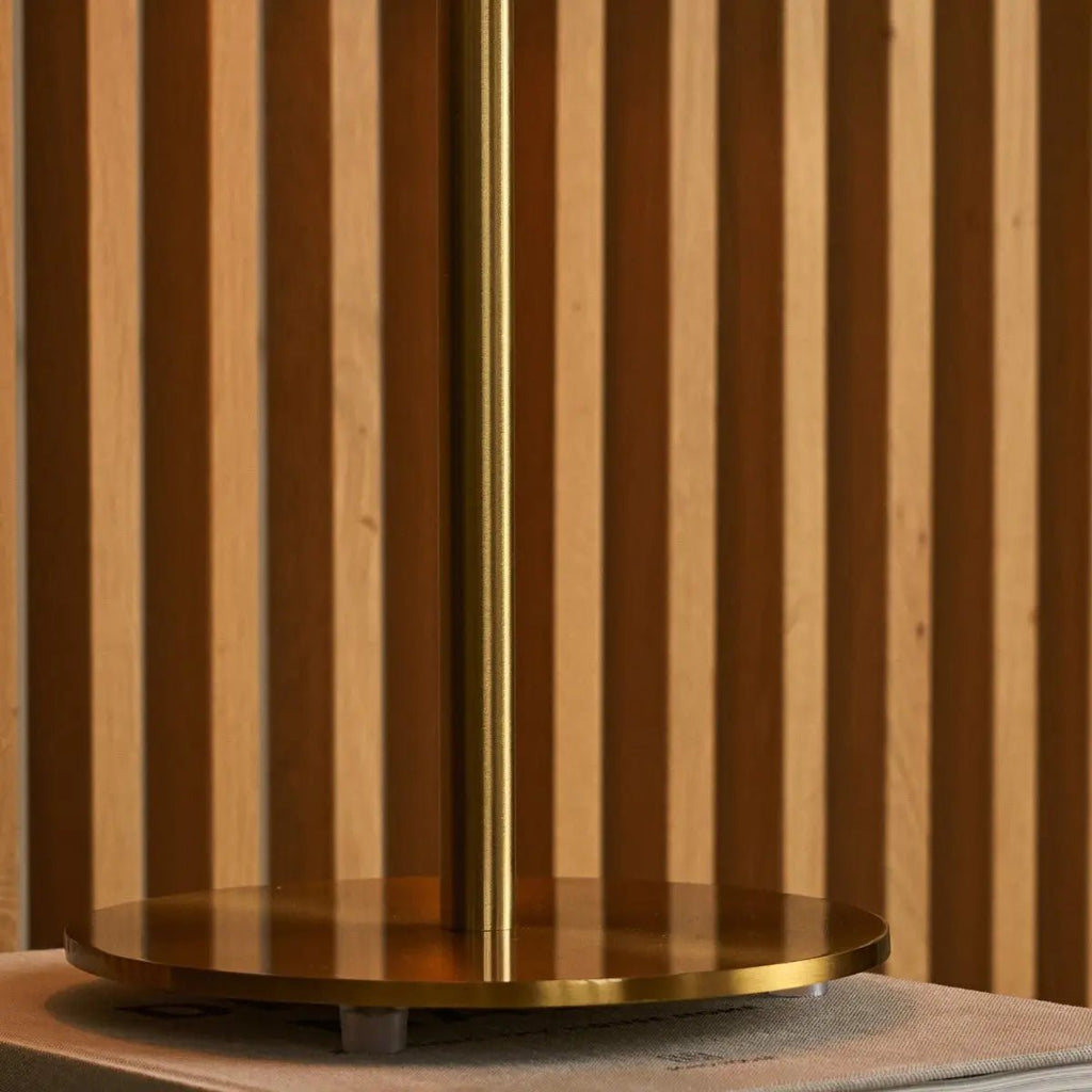 Lola goud-zwarte tafellamp – elegant metalen ontwerp met aan/uit-schakelaar