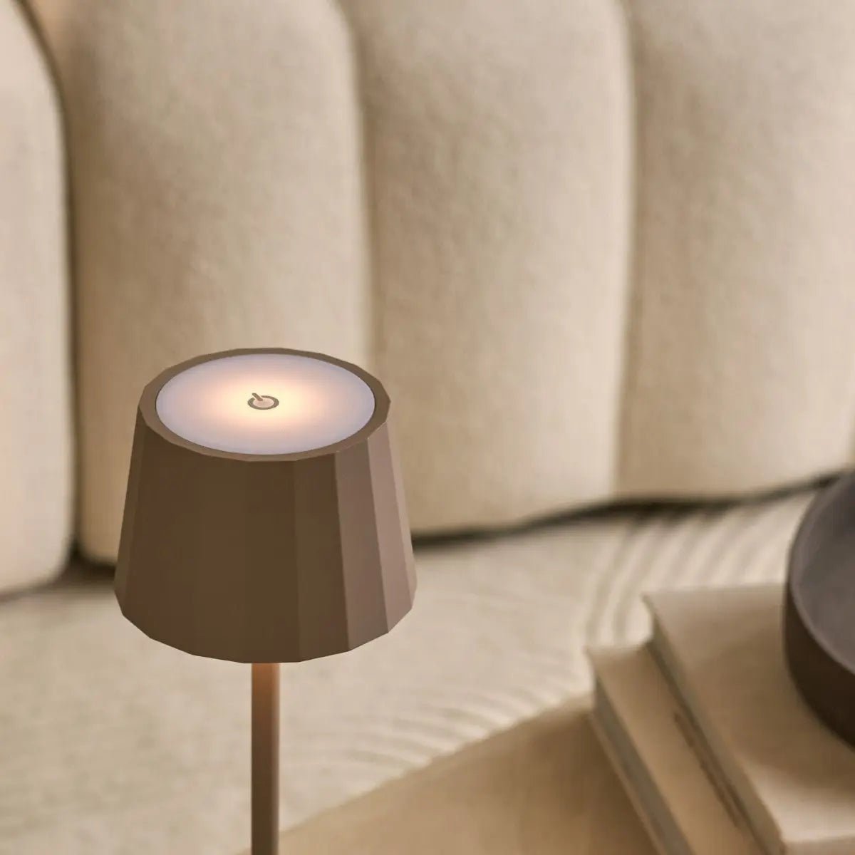 Wouter Koala Brown Oplaadbare tafellamp-Draadloos opladen, dimable, 120 uur batterijduur